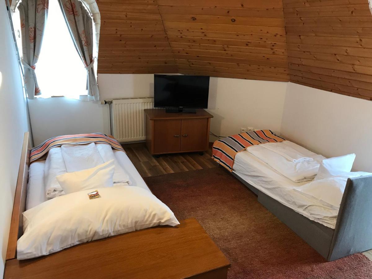 Bed and Breakfast Zoeldteto Panzio à Balatonfüred Extérieur photo