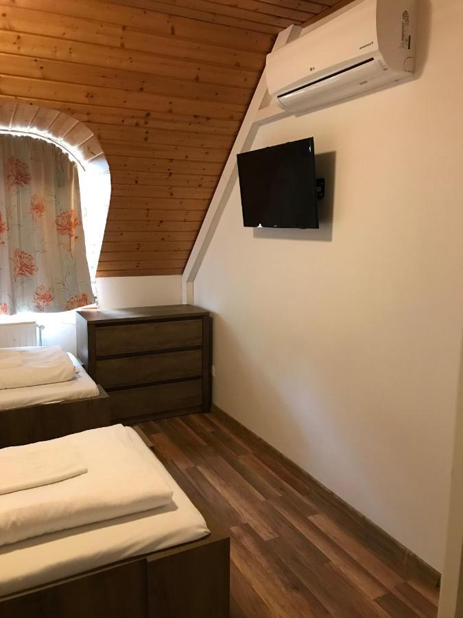 Bed and Breakfast Zoeldteto Panzio à Balatonfüred Extérieur photo